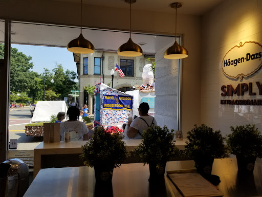Ice Cream Shop «Häagen-Dazs® Ice Cream Shop», reviews and photos, 22 E Ridgewood Ave, Ridgewood, NJ 07450, USA