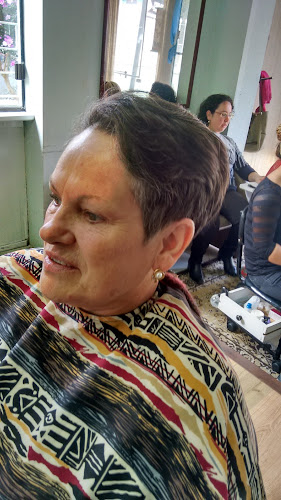 Número de telefone de Salão Excelência Cabeleireiros