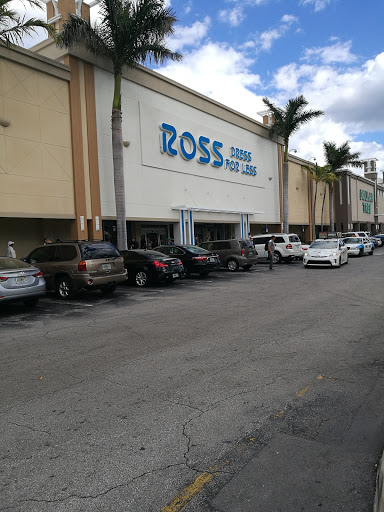 Shopping Mall «Southport Shopping Center», reviews and photos, 1303 SE 17th St, Fort Lauderdale, FL 33316, USA