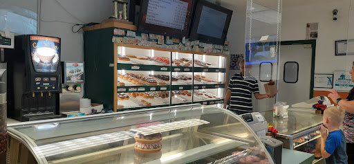 Donut Shop «Donut Hut», reviews and photos, 4941 Douglas Ave, Des Moines, IA 50310, USA