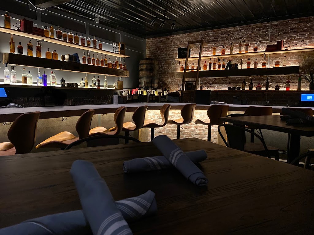 Whiskey & Water - Seafood and Bourbon Bar 30513
