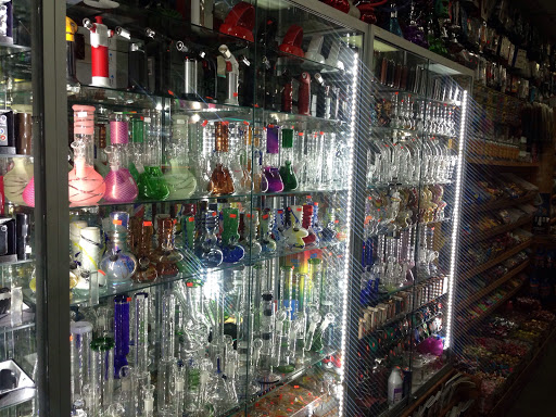 Convenience Store «Db Smoke Shop», reviews and photos, 65 5th Ave, Brooklyn, NY 11217, USA