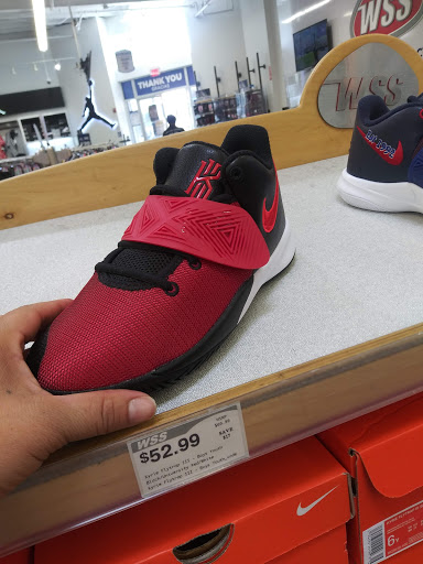 Shoe Store «WSS», reviews and photos, 460 San Fernando Mission Blvd, San Fernando, CA 91340, USA