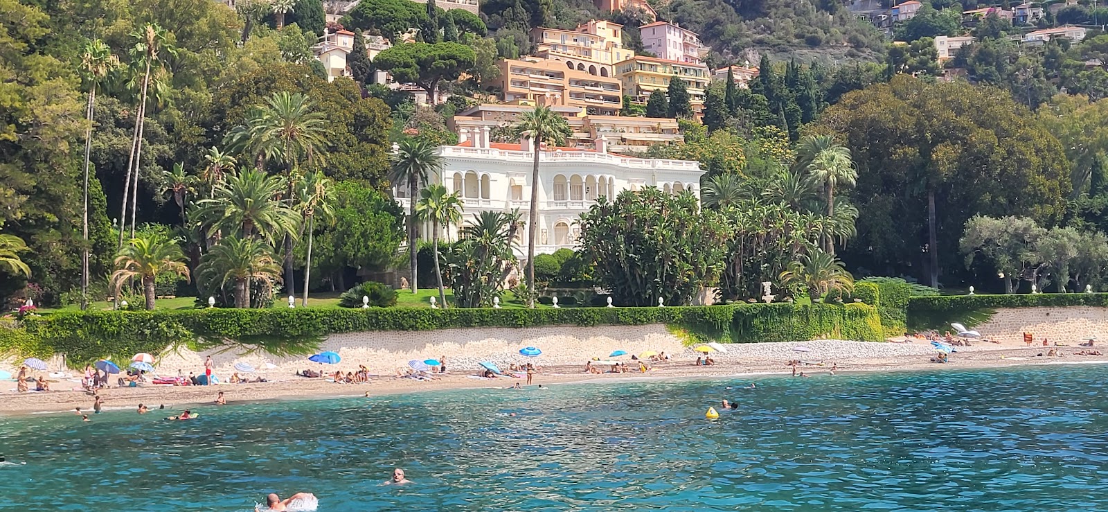 Plage du Buse'in fotoğrafı geniş bir kıyı şeridi ile birlikte