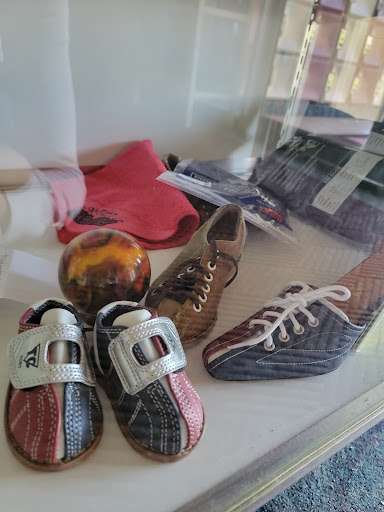 Bowling Alley «Mt Airy Bowling Lanes», reviews and photos, 304 Center St, Mt Airy, MD 21771, USA