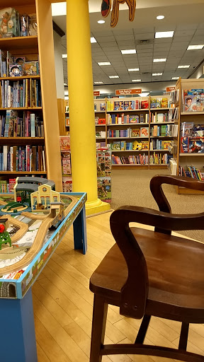 Book Store «Barnes & Noble», reviews and photos, 102 Park Ave #1, Willow Grove, PA 19090, USA