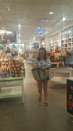 Shopping Mall «Williamsburg Premium Outlets», reviews and photos, 5715 Richmond Rd, Williamsburg, VA 23188, USA