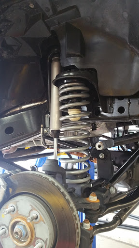 Auto Repair Shop «Auto Plus, Inc.», reviews and photos, 1175 N Farnsworth Ave, Aurora, IL 60505, USA