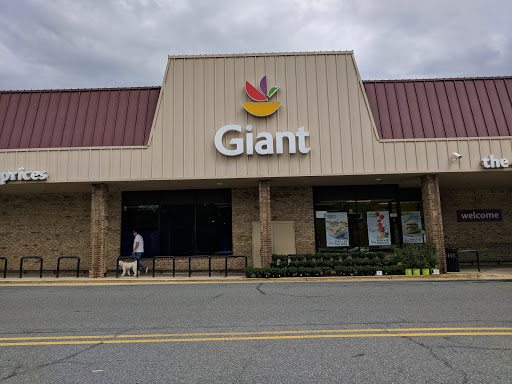 Giant, 7919 Tuckerman Ln, Potomac, MD 20854, USA, 