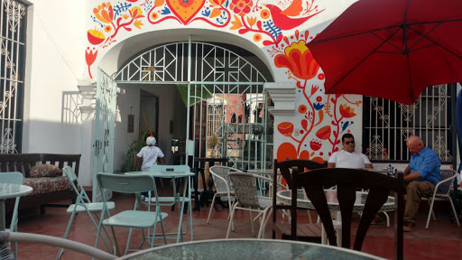 El Patio Rojo