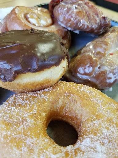 Donut Shop «Donut Land», reviews and photos, 19350 SW Boones Ferry Rd, Tualatin, OR 97062, USA