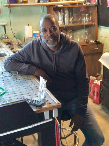 Barber Shop «Man Cave Cutz Barbershop», reviews and photos, 18230 E 9 Mile Rd, Eastpointe, MI 48021, USA