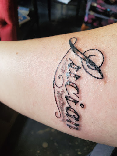 Tattoo Shop «Lucky Lotus Tattoo», reviews and photos, 1045 S Clinton Ave, Rochester, NY 14620, USA