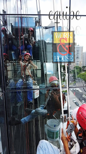 Manutenção Predial Limpeza de fachadas vidros em altura terceirização de serviços Curitiba e litoral
