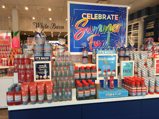 Beauty Supply Store «Bath & Body Works», reviews and photos, 10385 Dixie Hwy, Louisville, KY 40272, USA