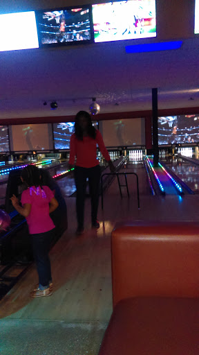 Bowling Alley «Stuart Bowl - Lanes & Lounge», reviews and photos, 1638 SE Federal Hwy, Stuart, FL 34994, USA