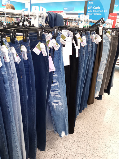 Clothing Store «Ross Dress for Less», reviews and photos, 4311 Norfolk Pkwy, West Melbourne, FL 32904, USA