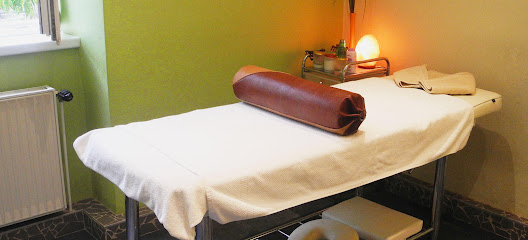 Massage-Kosmetik-Fusspflege-Schule Holos Institut