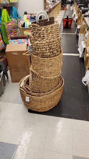 Department Store «T.J. Maxx & HomeGoods», reviews and photos, 2685 South Rd, Poughkeepsie, NY 12601, USA