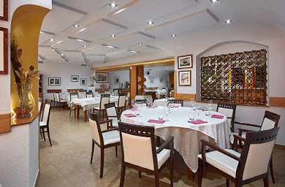 Restaurante Alfonso Valderas - C. Arco de Ánimas, 1, 24003 León, Spain