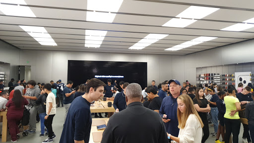 Computer Store «Apple Los Cerritos», reviews and photos, 242 Los Cerritos Center, Cerritos, CA 90703, USA