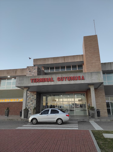 Terminal de Ómnibus "Guyunusa" de Flores