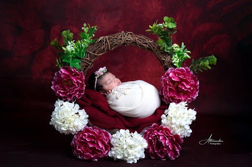 Abhinandan Gupta Photography ( Best Maternity, Newborn and Baby photographer )