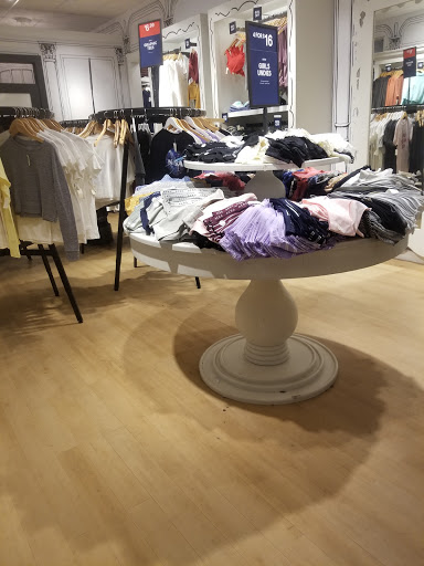 Clothing Store «Aéropostale», reviews and photos, 200 Baychester Ave, Bronx, NY 10475, USA