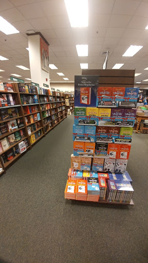 Book Store «Barnes & Noble», reviews and photos, 470 Universal Dr N, North Haven, CT 06473, USA