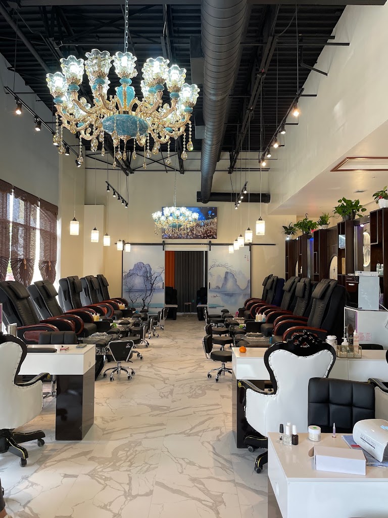 Luxury Nail & Foot Spa 33458