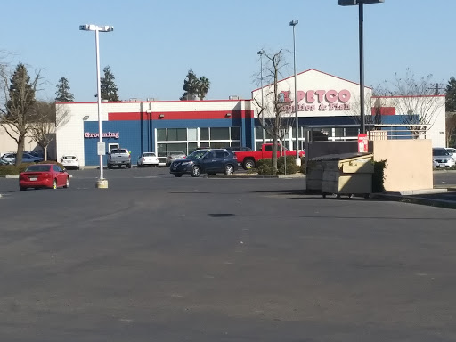 Pet Supply Store «Petco Animal Supplies», reviews and photos, 2021 Evergreen Ave, Modesto, CA 95350, USA