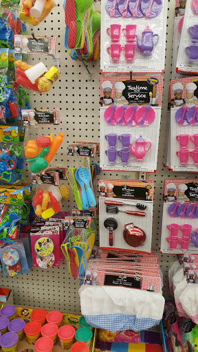 Dollar Store «Dollar Tree», reviews and photos, 11008 Warwick Blvd #400, Newport News, VA 23601, USA