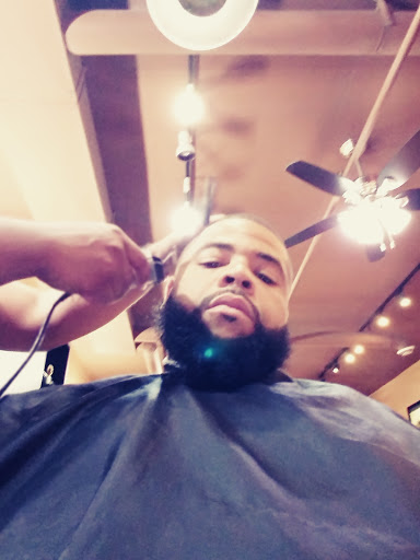 Barber Shop «Studio Barber Shop & Beauty», reviews and photos, 2915 Highland Ave, Cincinnati, OH 45219, USA