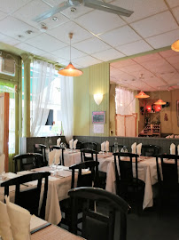 Atmosphère du Restaurant de spécialités perses Restaurant Téhéran à Paris - n°10