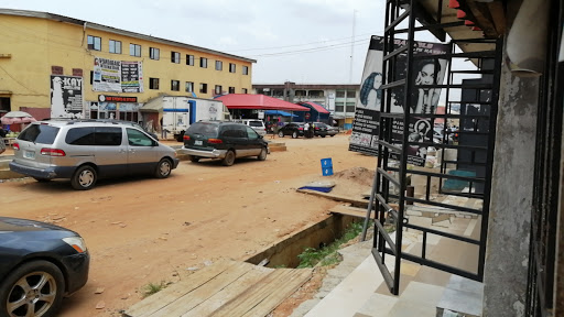 California Lounge And Bar, Mbonu Ojike Rd, Owerri, Nigeria, Winery, state Imo