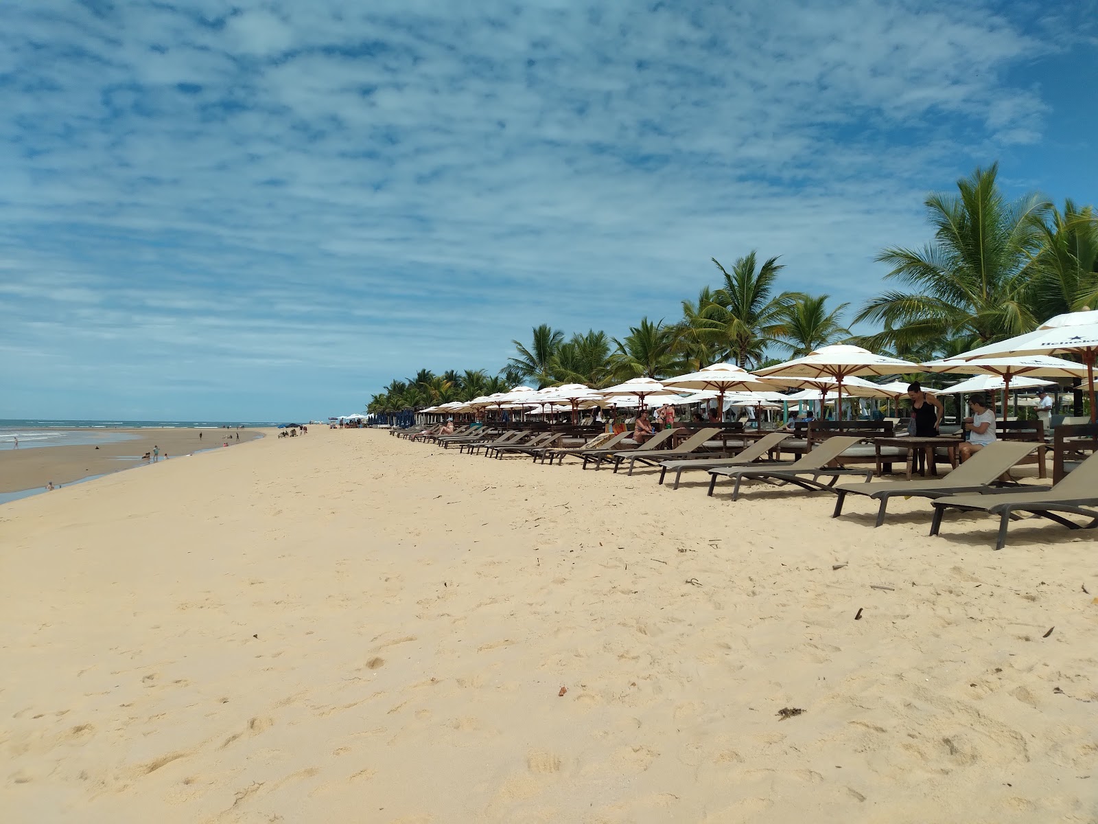 Foto von Strand der Coqueiros mit sehr sauber Sauberkeitsgrad