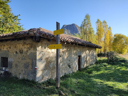 Hostal Restaurante Machaín - Bi Ahizpe Kalea, 40, 31860 Irurtzun, Navarre, Spain