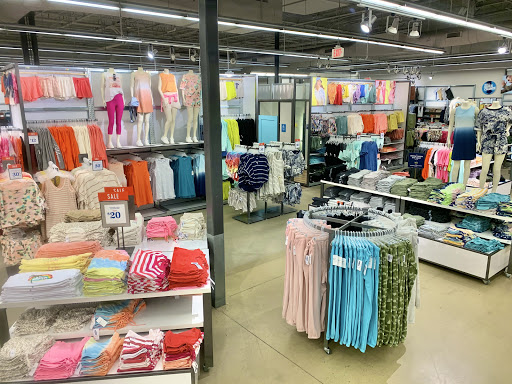 Clothing Store «Old Navy», reviews and photos, 90 Pleasant Valley St, Methuen, MA 01844, USA