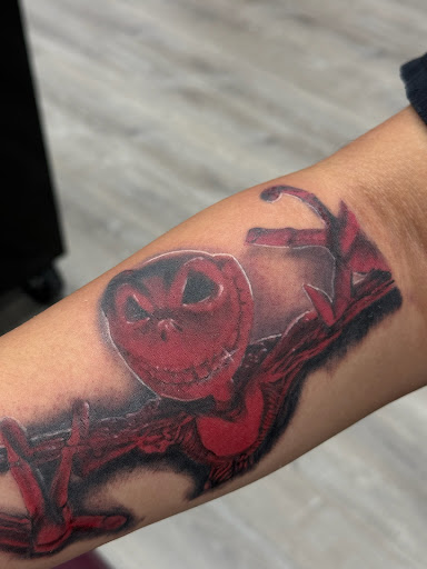 Explore simple beach tattoo ideas, creative tattoo ideas in Katy, available at Family Tattoo Studio