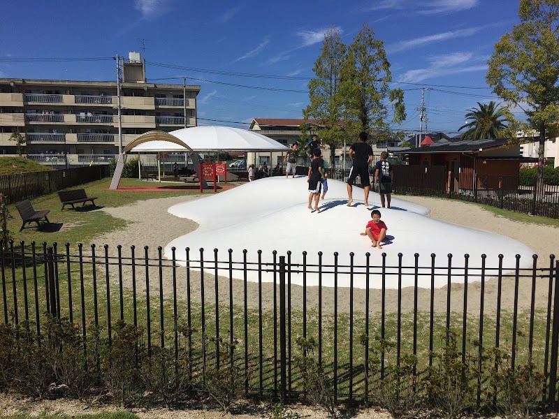 西条市民公園 多目的広場