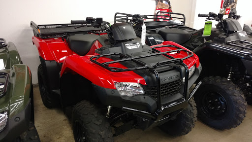 Motorcycle Dealer «Sindt Motor Sales», reviews and photos, 4460 Dodge St, Dubuque, IA 52003, USA