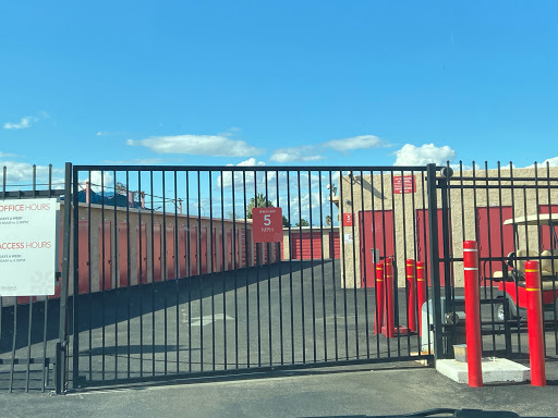 Self-Storage Facility «StorQuest Self Storage», reviews and photos, 10622 W Indian School Rd, Phoenix, AZ 85037, USA