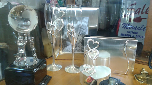 Engraver «Miracle Custom Awards & Gifts», reviews and photos, 565 Wolf Ledges Pkwy, Akron, OH 44311, USA