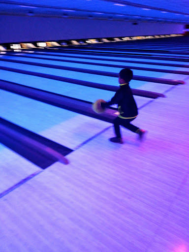 Bowling Alley «Brunswick Zone Heather Ridge Lanes», reviews and photos, 2200 S Peoria St, Aurora, CO 80014, USA