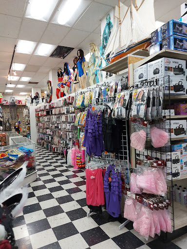 Hollywood Toys & Costumes