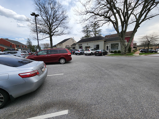 Shopping Mall «Eagle Village Shops», reviews and photos, 503 W Lancaster Ave, Wayne, PA 19087, USA