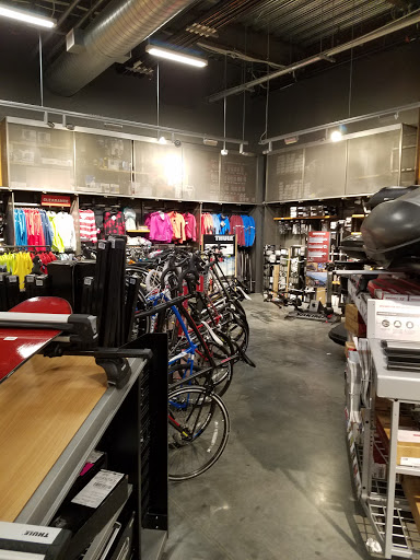 Camping Store «REI», reviews and photos, 6220 Topanga Canyon Blvd, Woodland Hills, CA 91367, USA