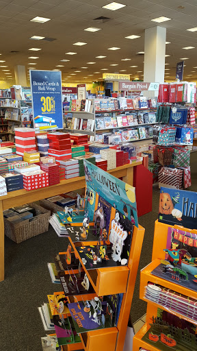 Book Store «Barnes & Noble», reviews and photos, 842 Sunrise Hwy, Bay Shore, NY 11706, USA