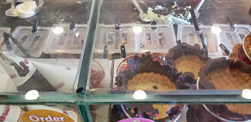 Ice Cream Shop «Cold Stone Creamery», reviews and photos, 124 Hanes Mall Cir #200, Winston-Salem, NC 27103, USA