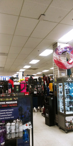 Sporting Goods Store «Big 5 Sporting Goods - Yuba City», reviews and photos, 1252 Colusa Ave, Yuba City, CA 95991, USA